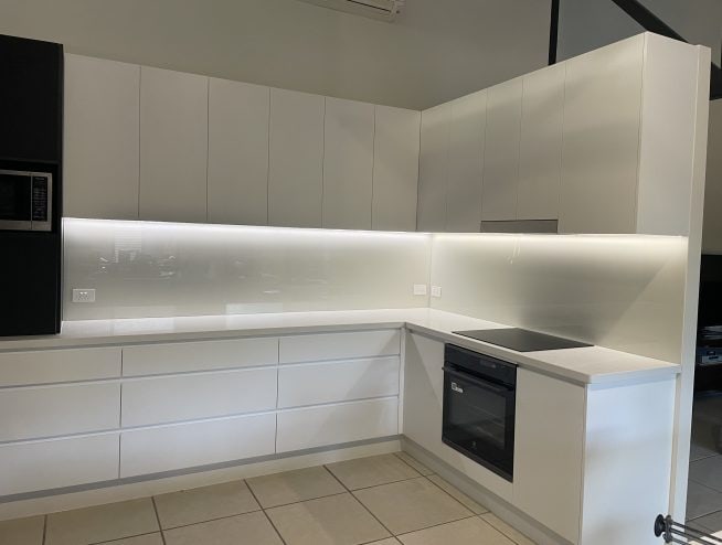 Expert Toughened Glass Services in Weyba Downs 355